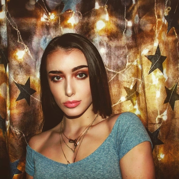 Cute summer  shirt - Picture 1 of 2